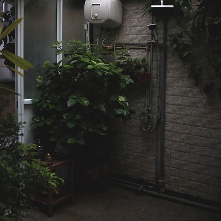 The First Ba Trieu Ha Noi Bed and Breakfast Hanoi Exteriör bild