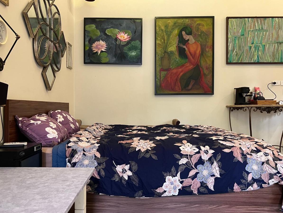 The First Ba Trieu Ha Noi Bed and Breakfast Hanoi Exteriör bild