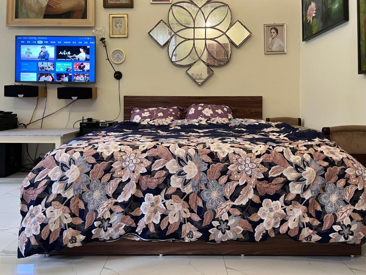 The First Ba Trieu Ha Noi Bed and Breakfast Hanoi Exteriör bild
