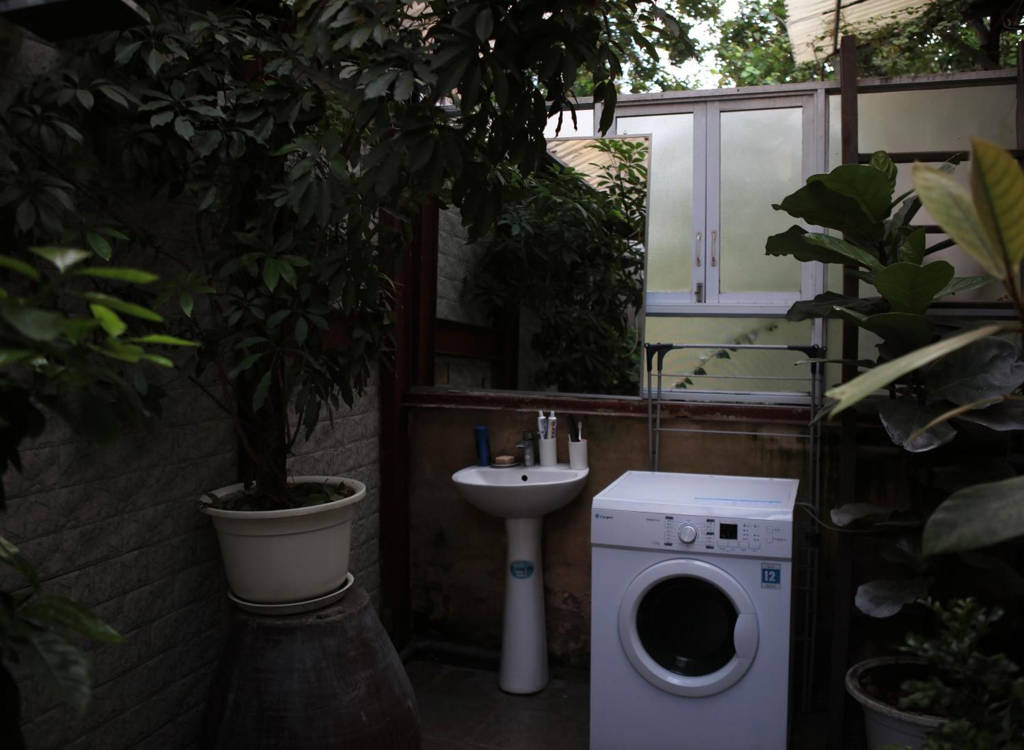 The First Ba Trieu Ha Noi Bed and Breakfast Hanoi Exteriör bild