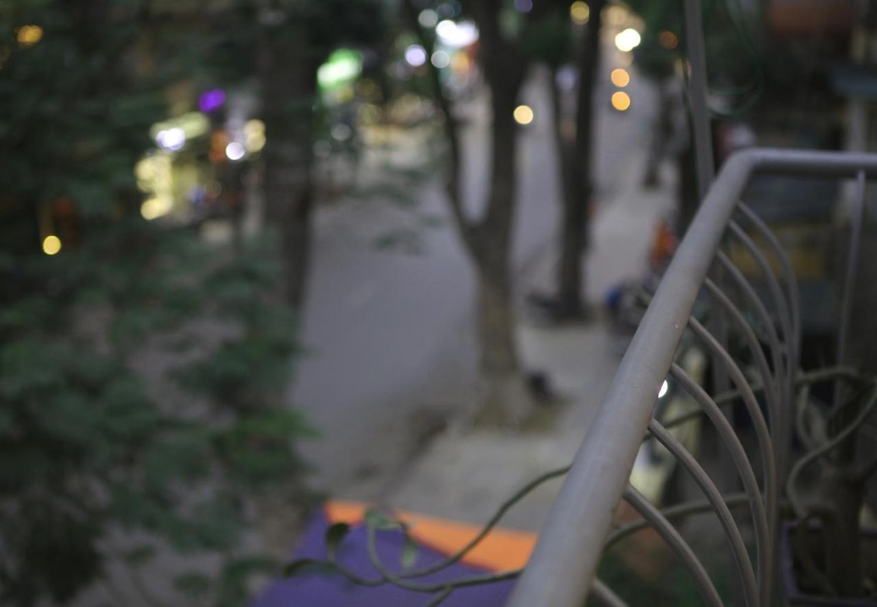 The First Ba Trieu Ha Noi Bed and Breakfast Hanoi Exteriör bild