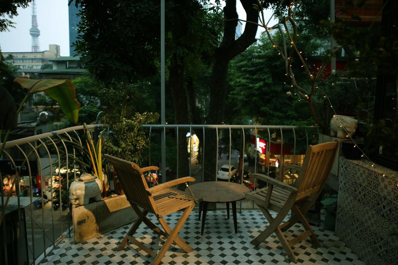 The First Ba Trieu Ha Noi Bed and Breakfast Hanoi Exteriör bild